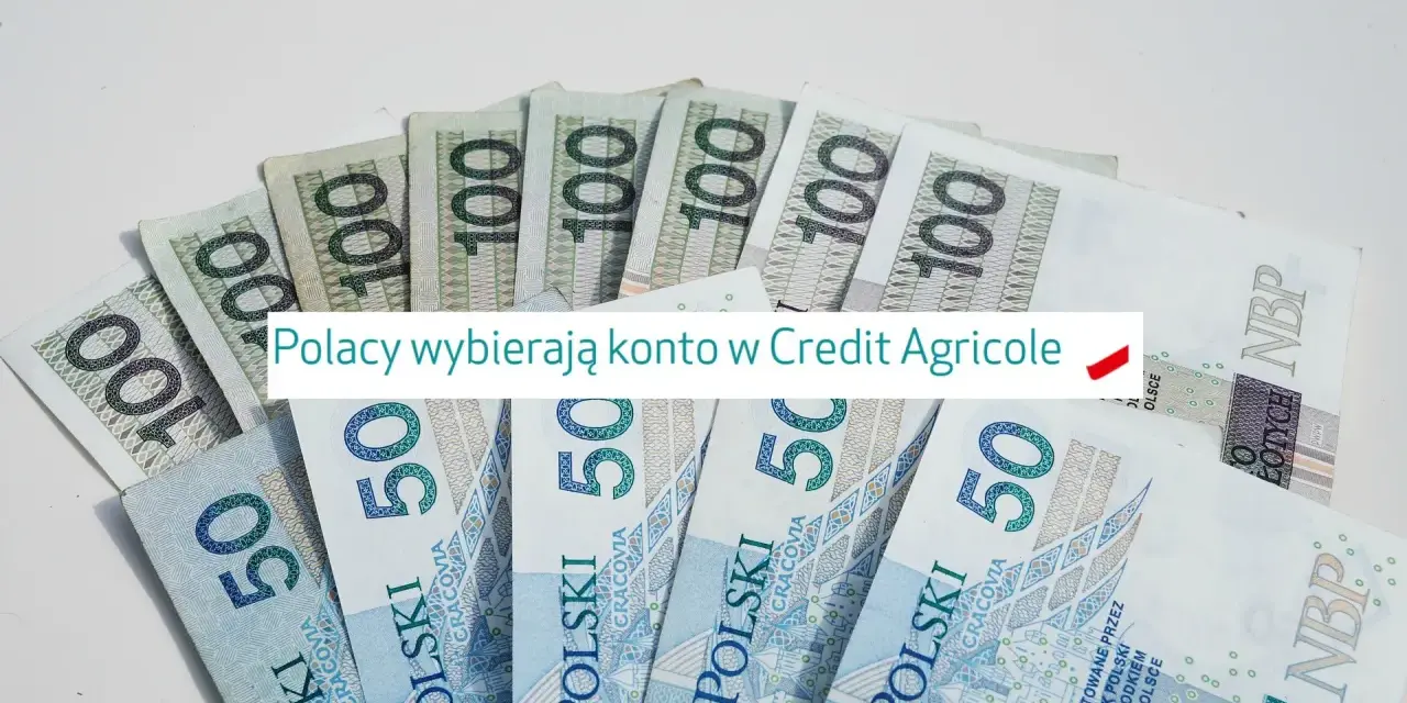 Pieniądze, banknoty 100 i 50 zł, symbolizujące promocję Credit Agricole 500 zł.