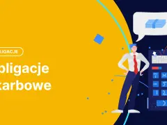 Mężczyzna z kalkulatorem i banknotami myśli o obligacjach skarbowych.