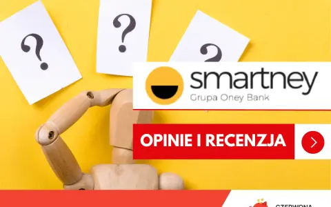 Drewniany manekin z pytajnikami zastanawia się nad ofertą smartney.pl. Opinie i recenzja.