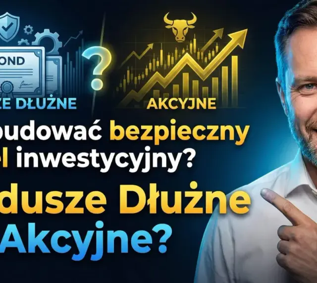 Mężczyzna wskazuje na grafikę porównującą fundusze dłużne i akcyjne. Czy warto inwestować w obligacje?